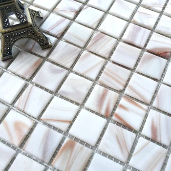 Baltos spalvos stiklo plytelių mozaika virtuvės backsplash