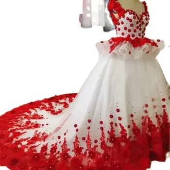 Exqiusited Spagečiai Dirželiai Blizgučiai 3D Gėlių Nėrinių Appliques Quinceanera Suknelės Su Dirželiais Vestidos De 15 Anos Teismas Traukinys